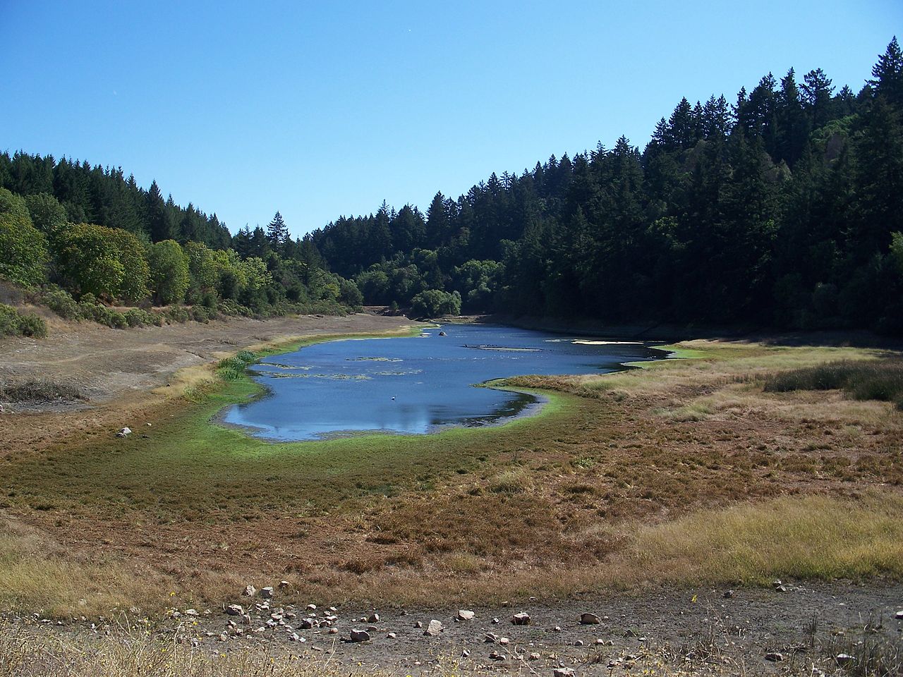 Lake Ranch Reservoir. Sanborn Park . Saratoga, California , USA .